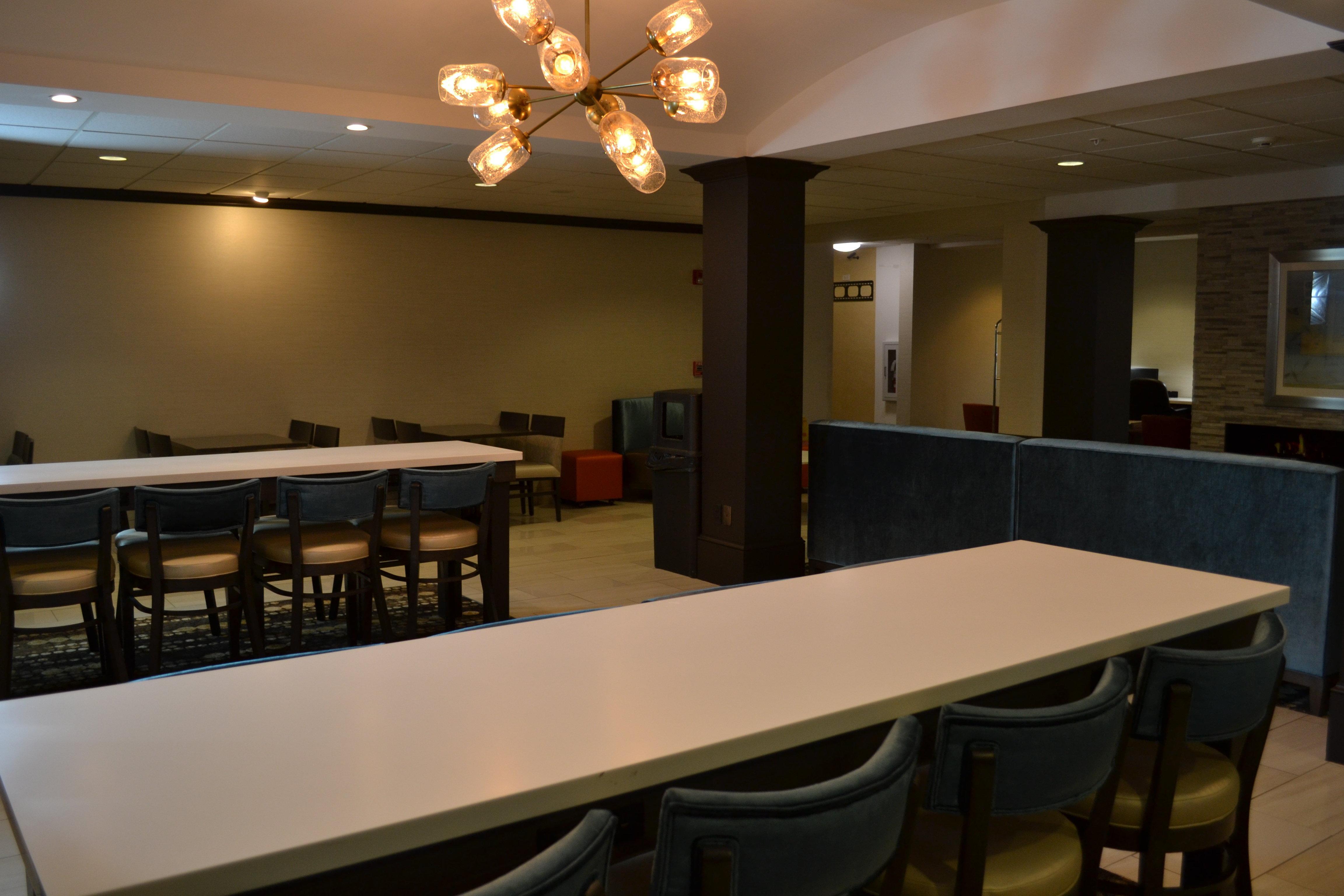 Holiday Inn Express Hotel & Suites Kent State University Exterior photo